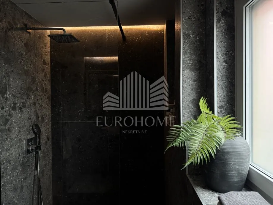 2350€/m2 potpuno namješten stan na tri etaže 201m2 - veliko polje - - slika 15