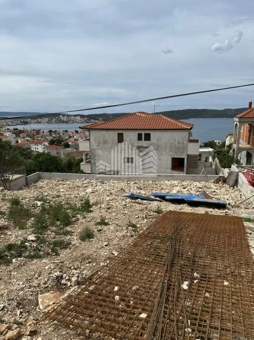 ČIOVO, Građevinsko zemljište (451m2)sa građevinskom dozvolom za villu, Trogir - Žedno, Trogir