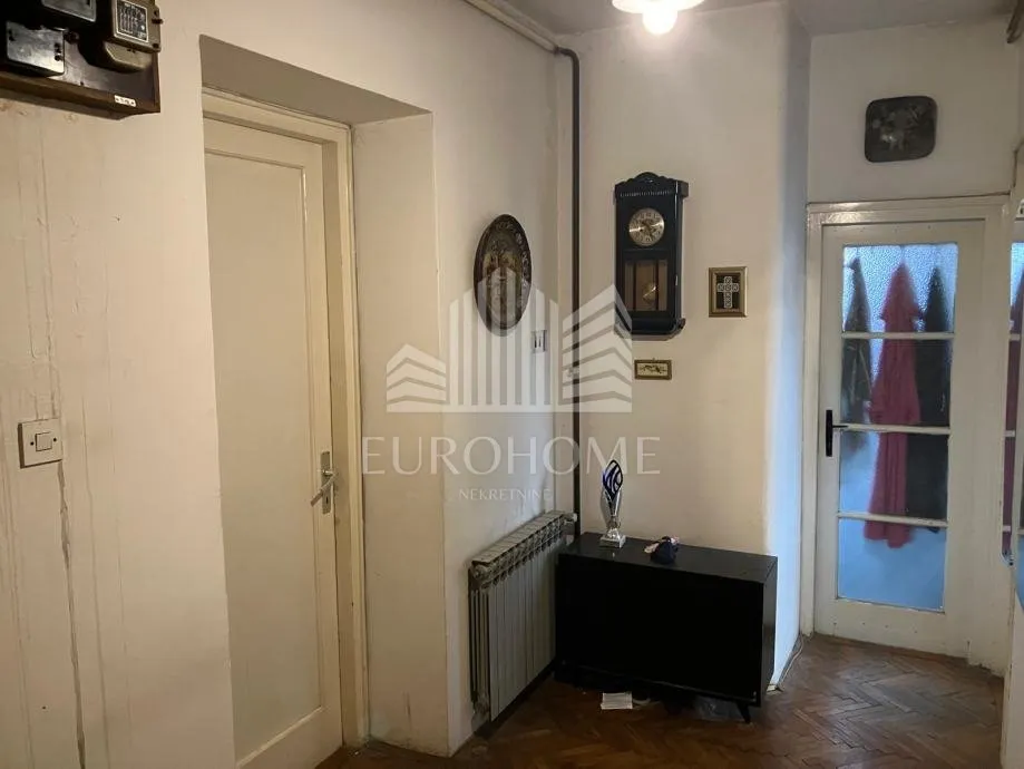 2,900€/m2 .. 3s stan za adaptaciju 86m2 sa terasom - trešnjevka - - slika 8