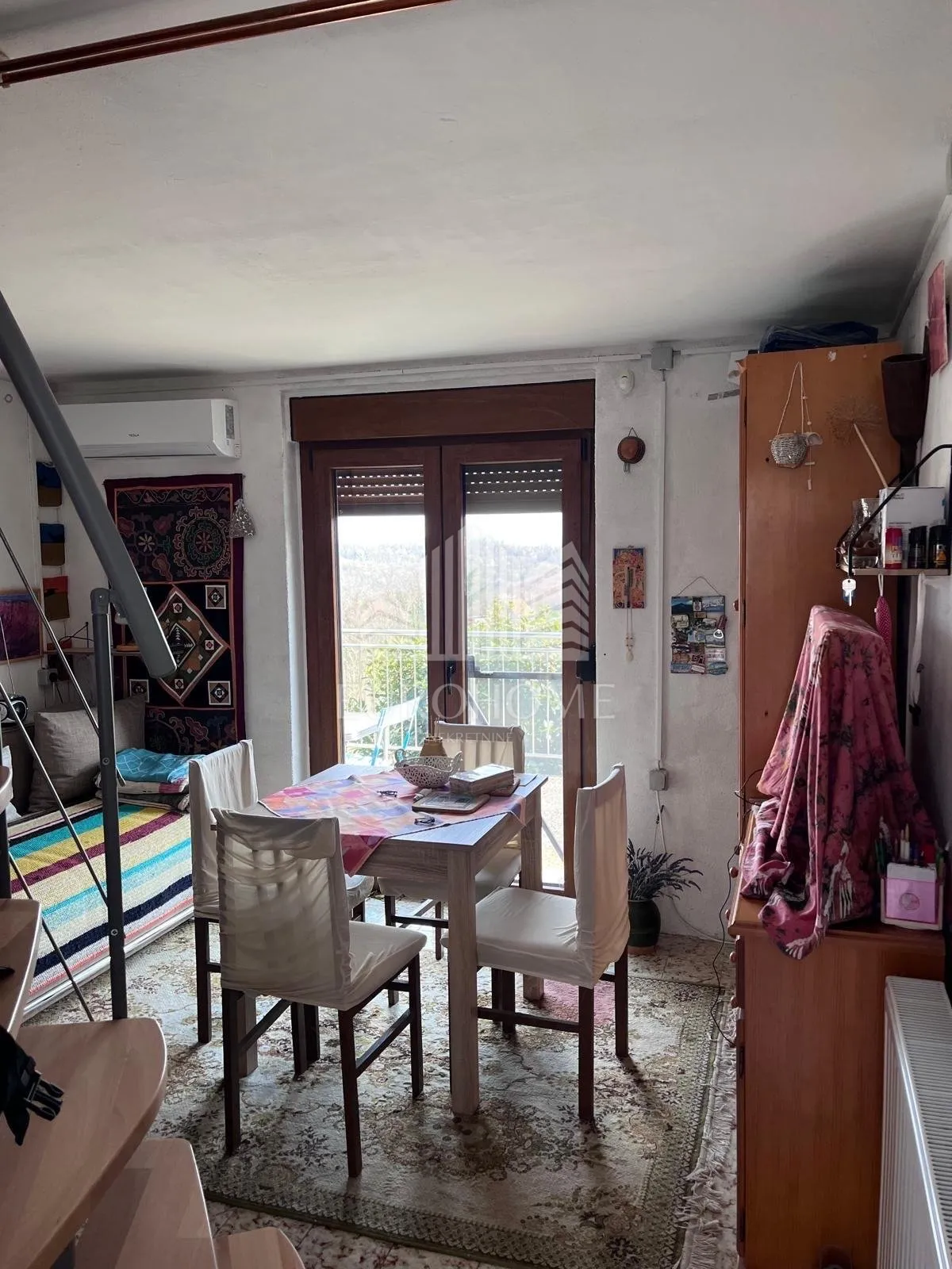 kuća okružena prirodom, vinogradom i voćnjakom - slika 4