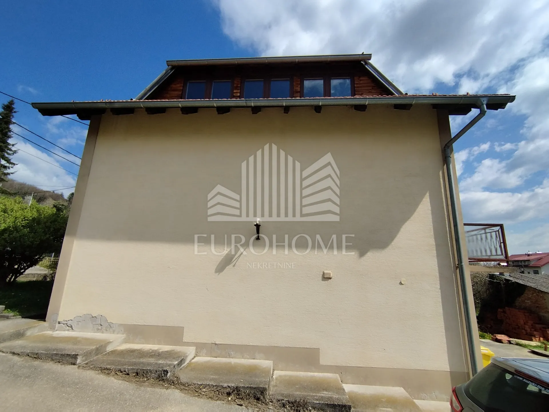 kuća 1.145€/m2, 240m2, 3 stana - slika 4