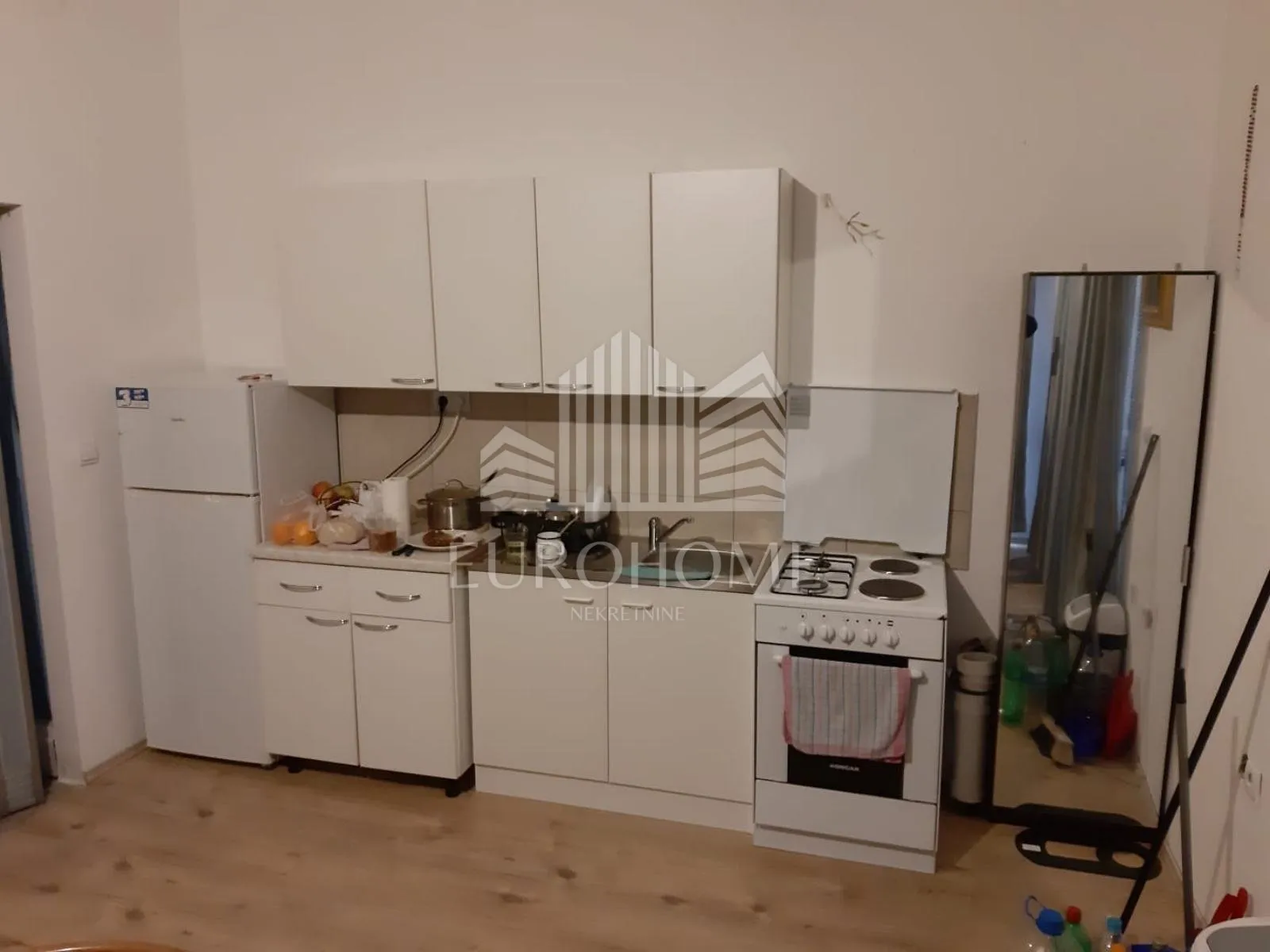 poslovni prostor pogodan za stanovanje - slika 4