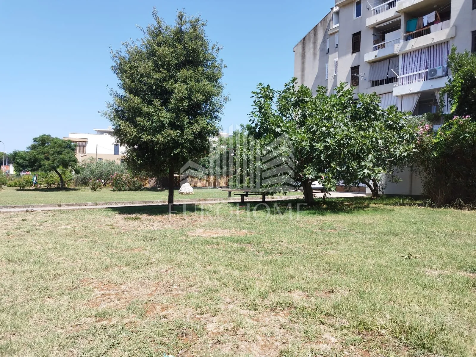 zadar prodaje se uhodana medicinska ordinacija - slika 4
