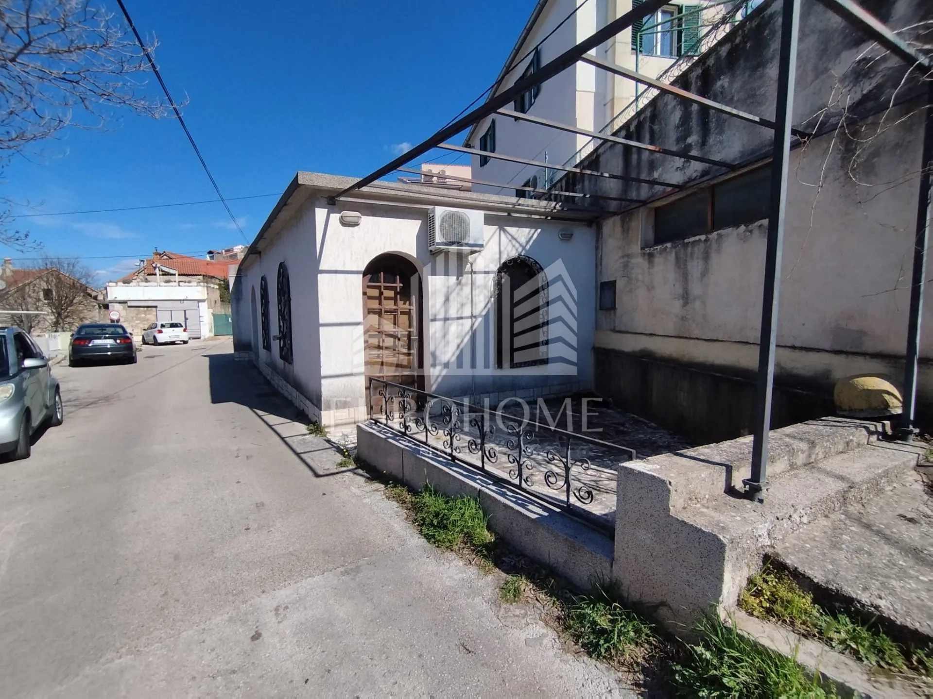 šibenik, crnica atraktivni poslovni prostor 68m2 - slika 1