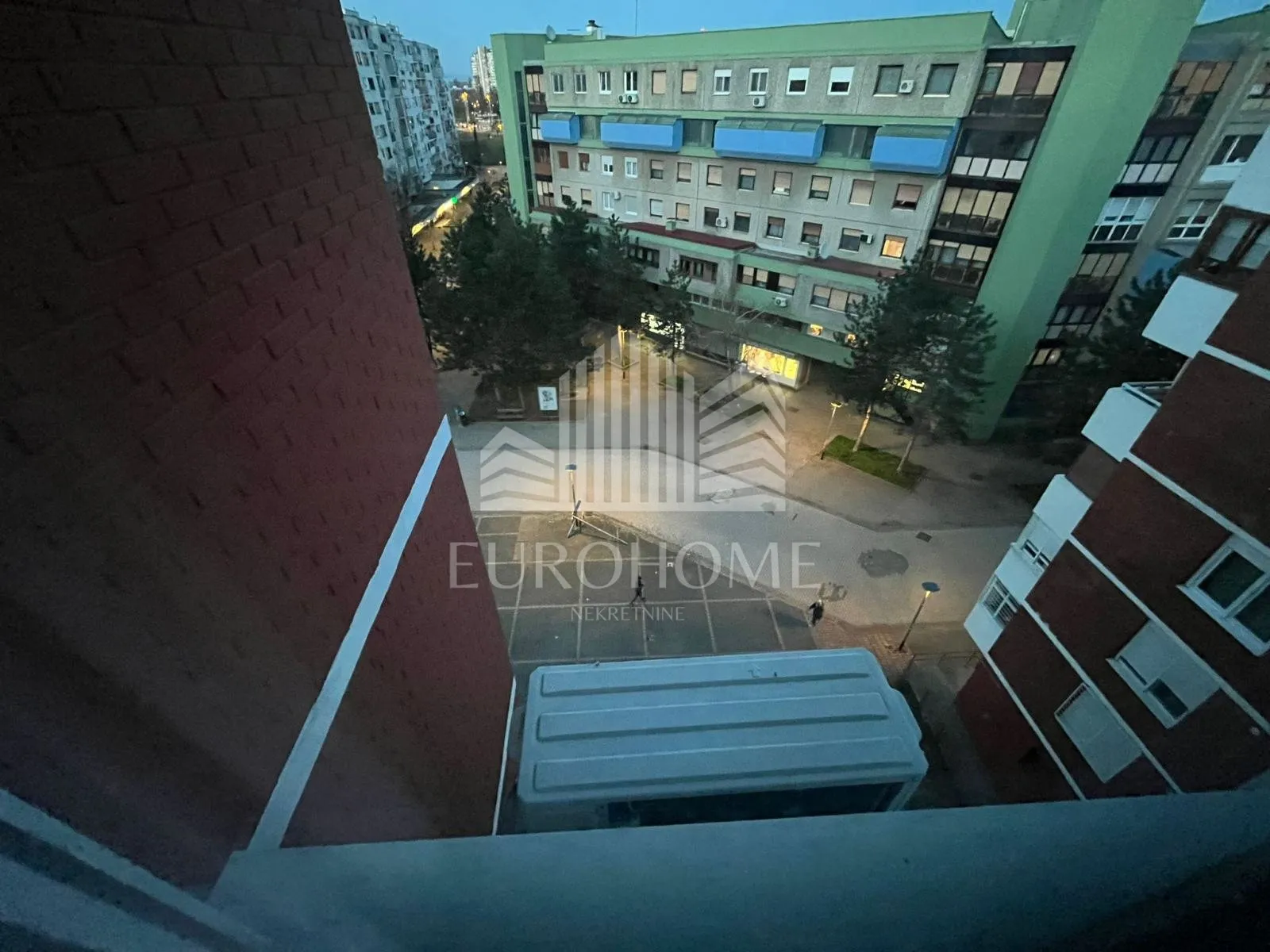 3-soban stan s lođom, sloboština, 56 m2 - slika 13