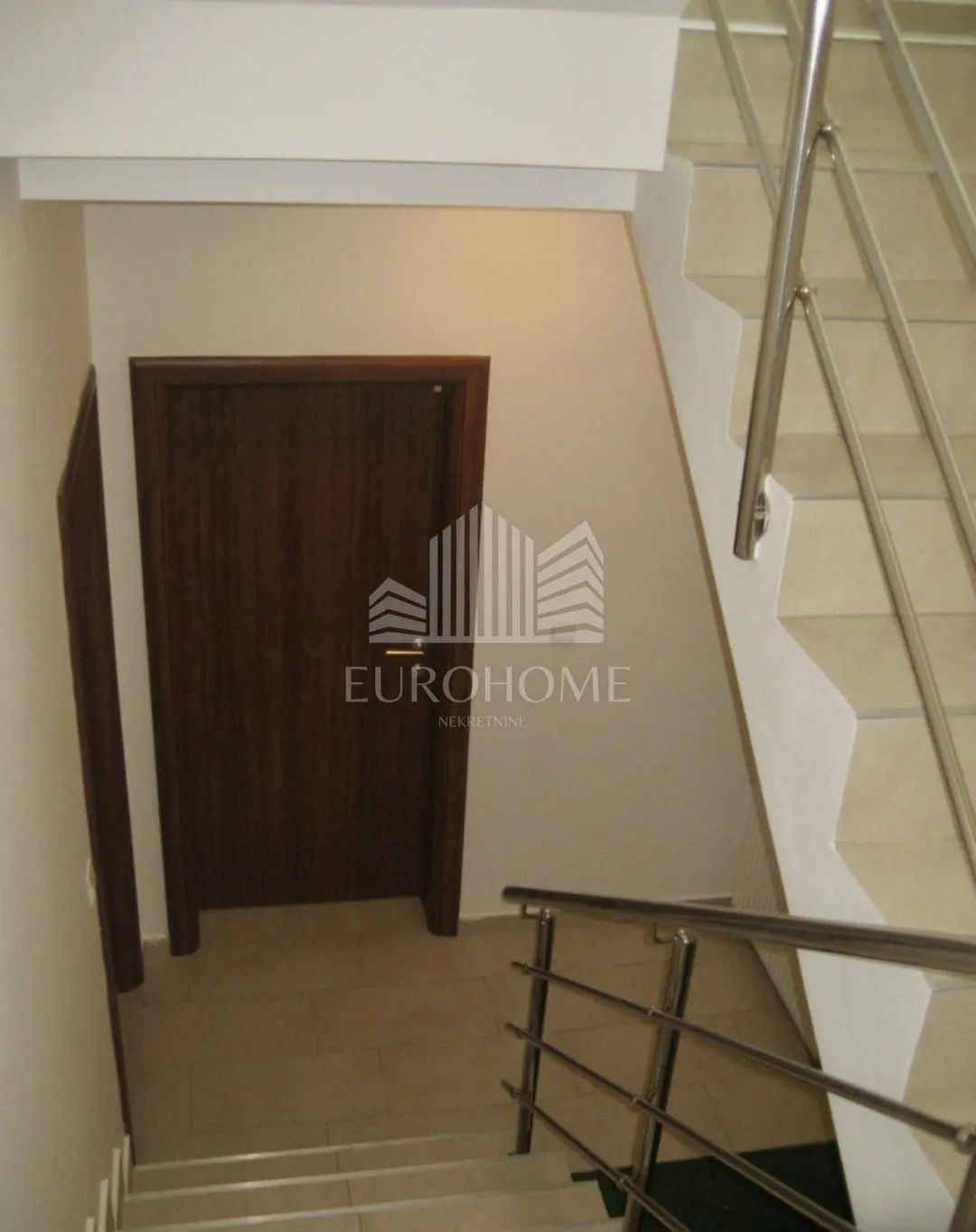 mikulići - kuća na tri etaže 1.607€/m2 - slika 44