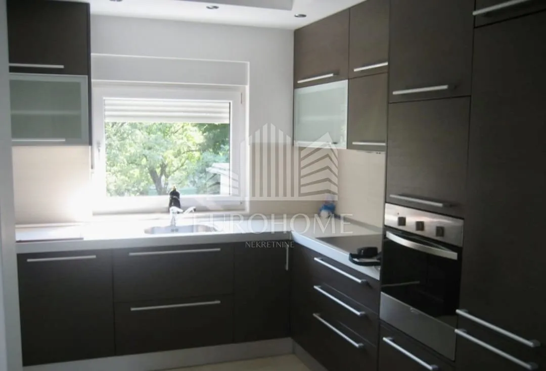 mikulići - kuća na tri etaže 1.607€/m2 - slika 33