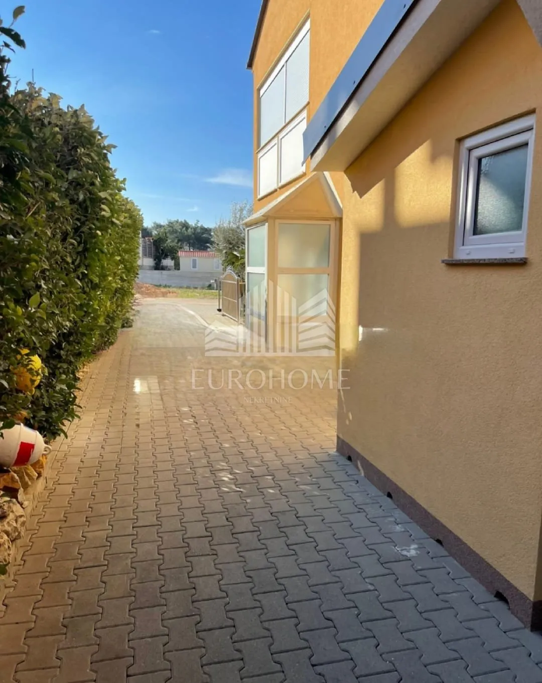 vrsi, prodaja troetažnog stana - slika 2