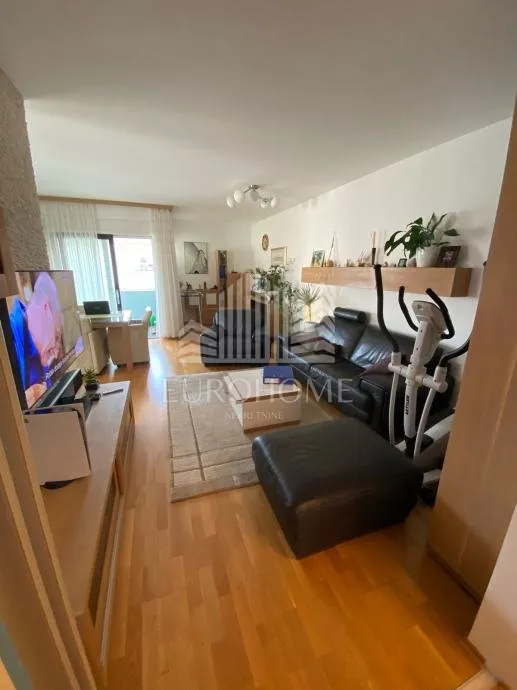 potpuno namješten suvremen 4s stan + dvije garaže + spremište, 110 m2, huberttova - slika 5