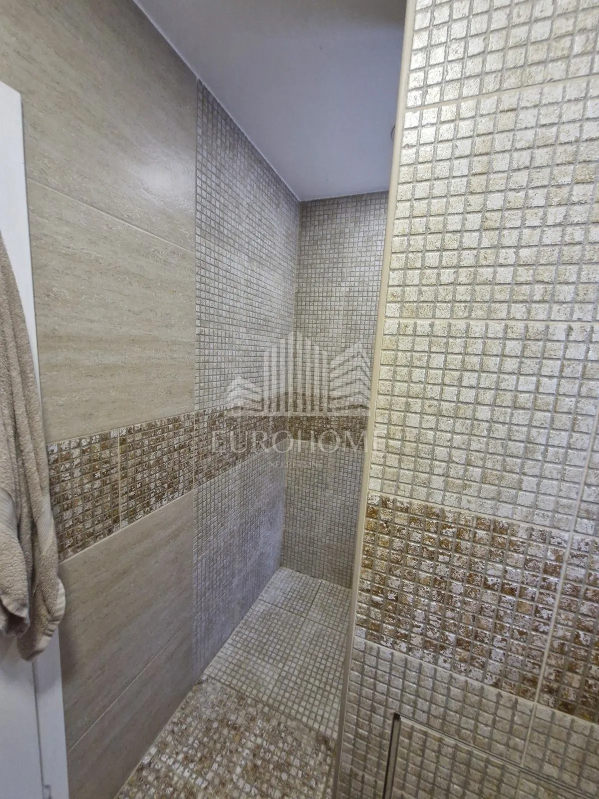 moderan 3-soban stan za najam u trnskom 60 m² - slika 18