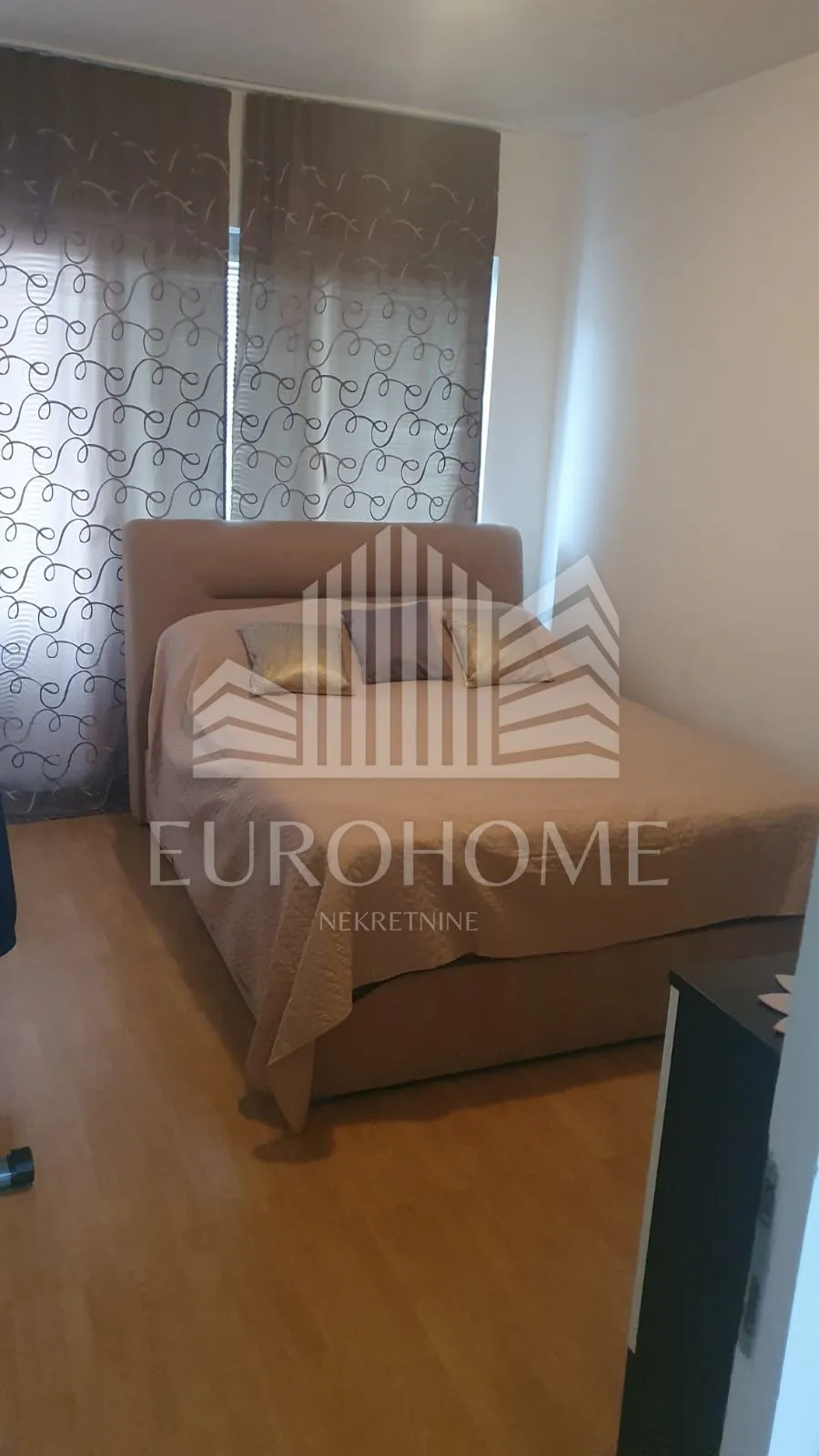zadar, petrići-obiteljska kuća s tri stana i dvorištem,230m2 - slika 19