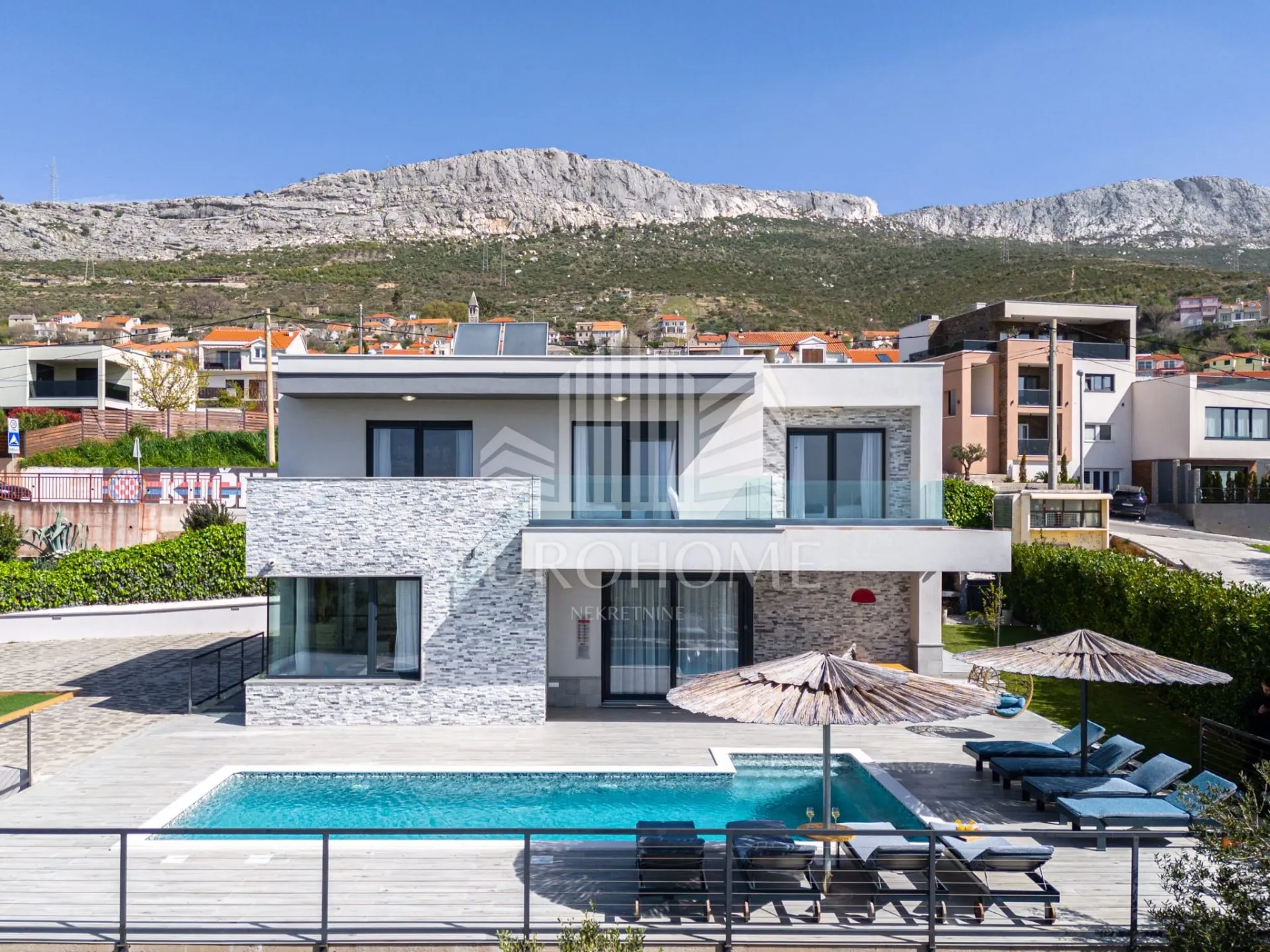 split, impresivna villa, 4 spavaće sobe, 195m2 - slika 3