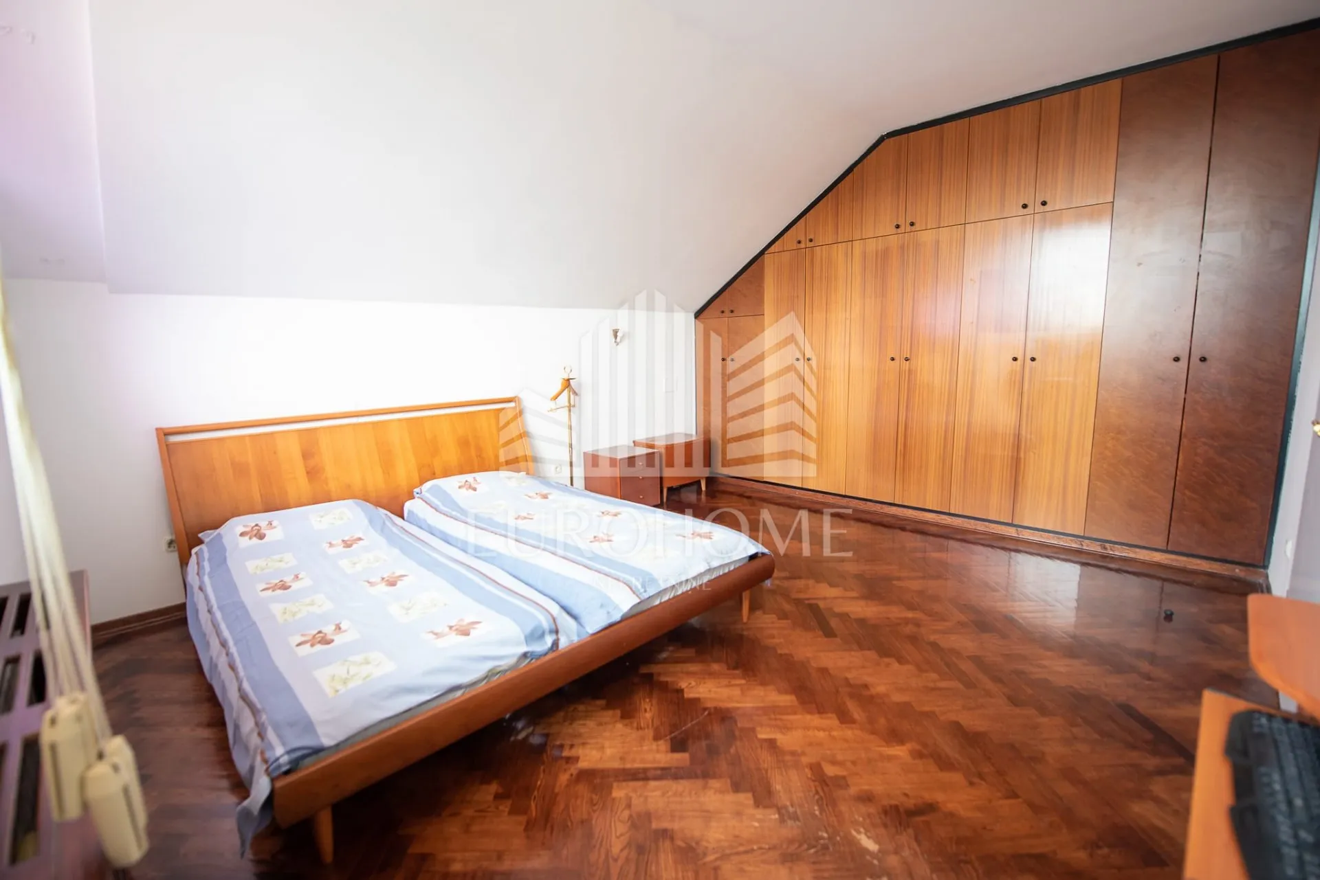 dvoetažni stan 175,34 m2 sa garažom 45,74 m2 na gornjem bukovcu - slika 10