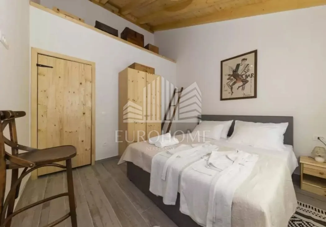 ždrelac, dalmatinska vila s bazenom, prvi red uz more - slika 13