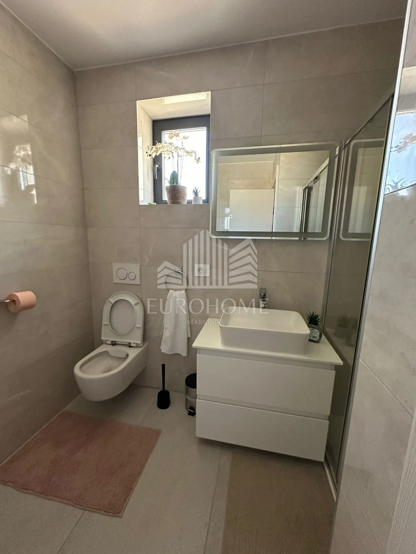 šibenik-vodice luksuzan kompletno namješten stan142.418m2 - slika 41