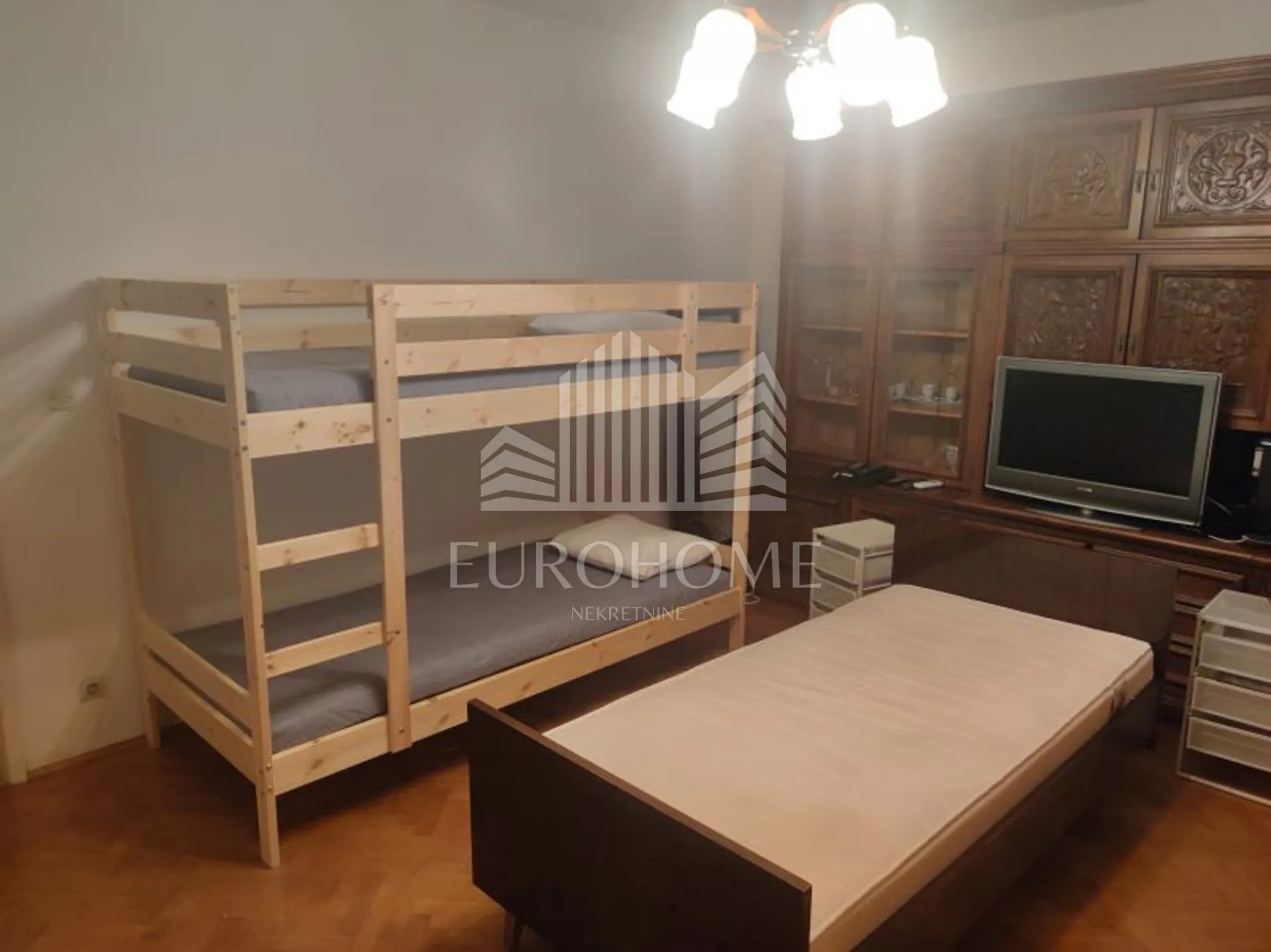 kuća kaštela (kaštel lukšić), 240m2, 7-sobna najam za radnike - slika 2