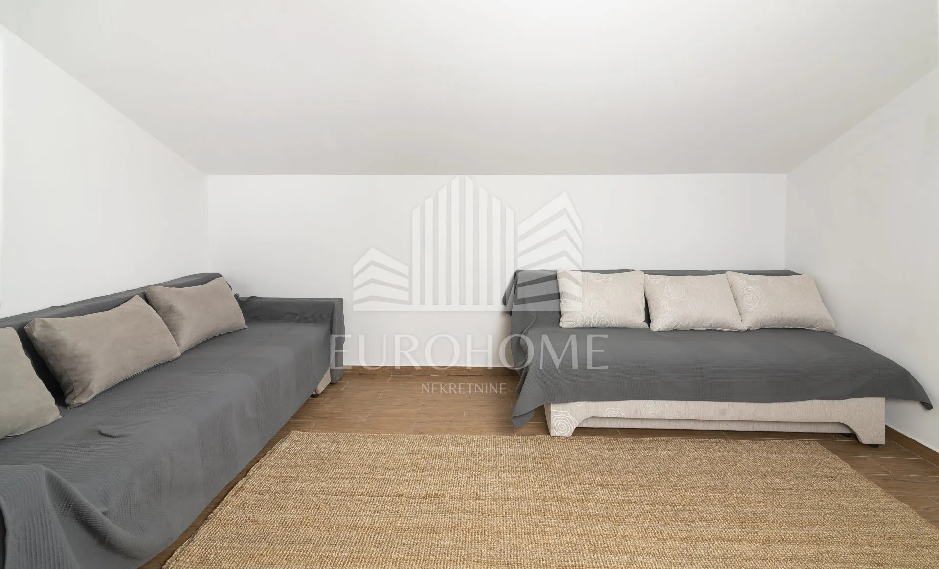 prilika! villa s bazenom 280m2, posedarje - slika 20