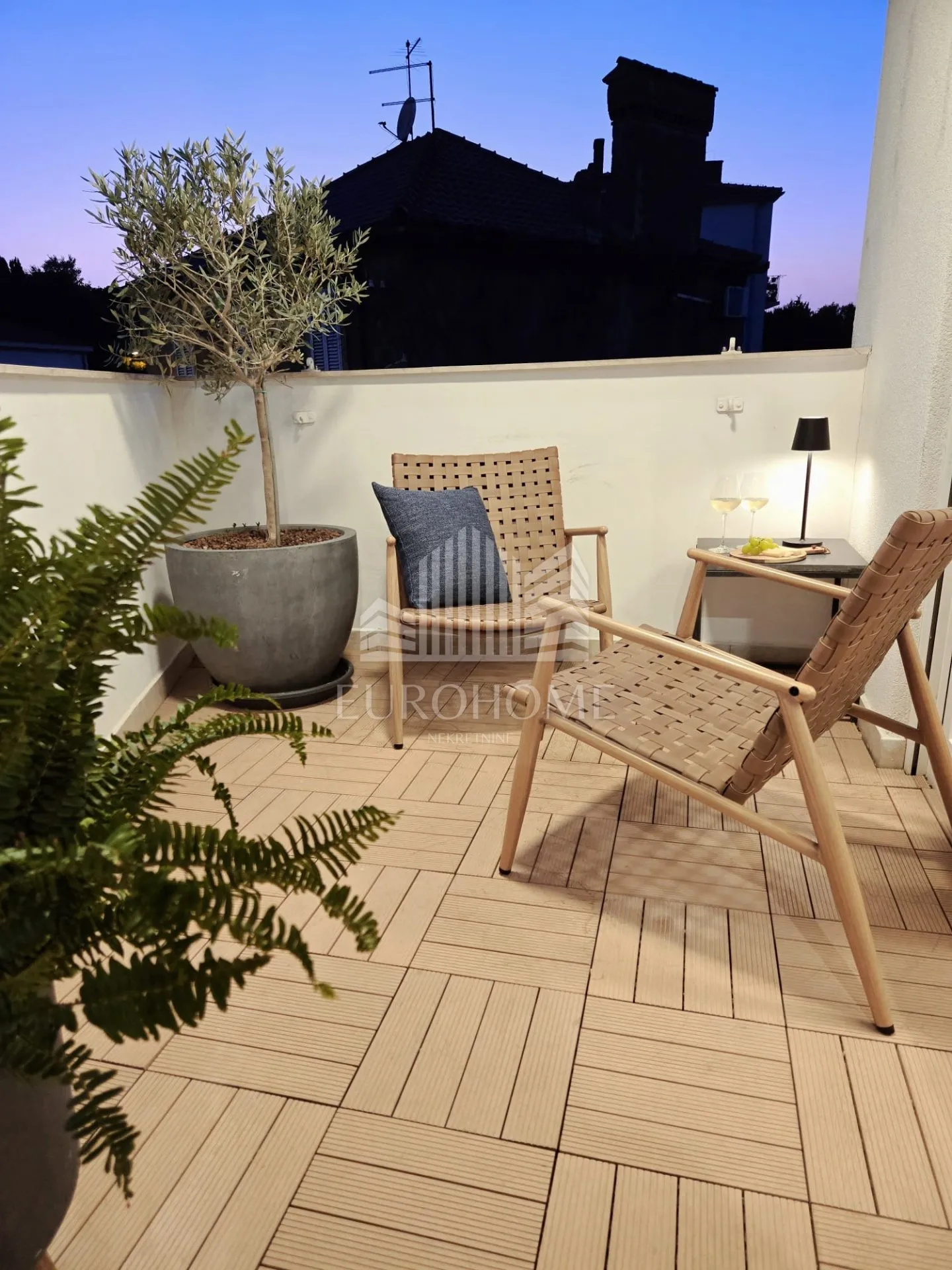 zadar, kolovare- dizajnerski uređen stan uz more, 76m2 - slika 11