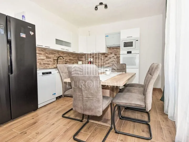 luksuzna novogradnja od 180 m2 sa bazenom - slika 15