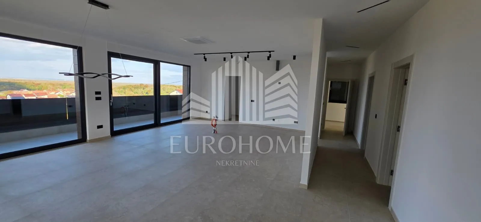 luksuzna vila 645 m² s unutarnjim bazenom i garažom za 5 automobila - slika 26