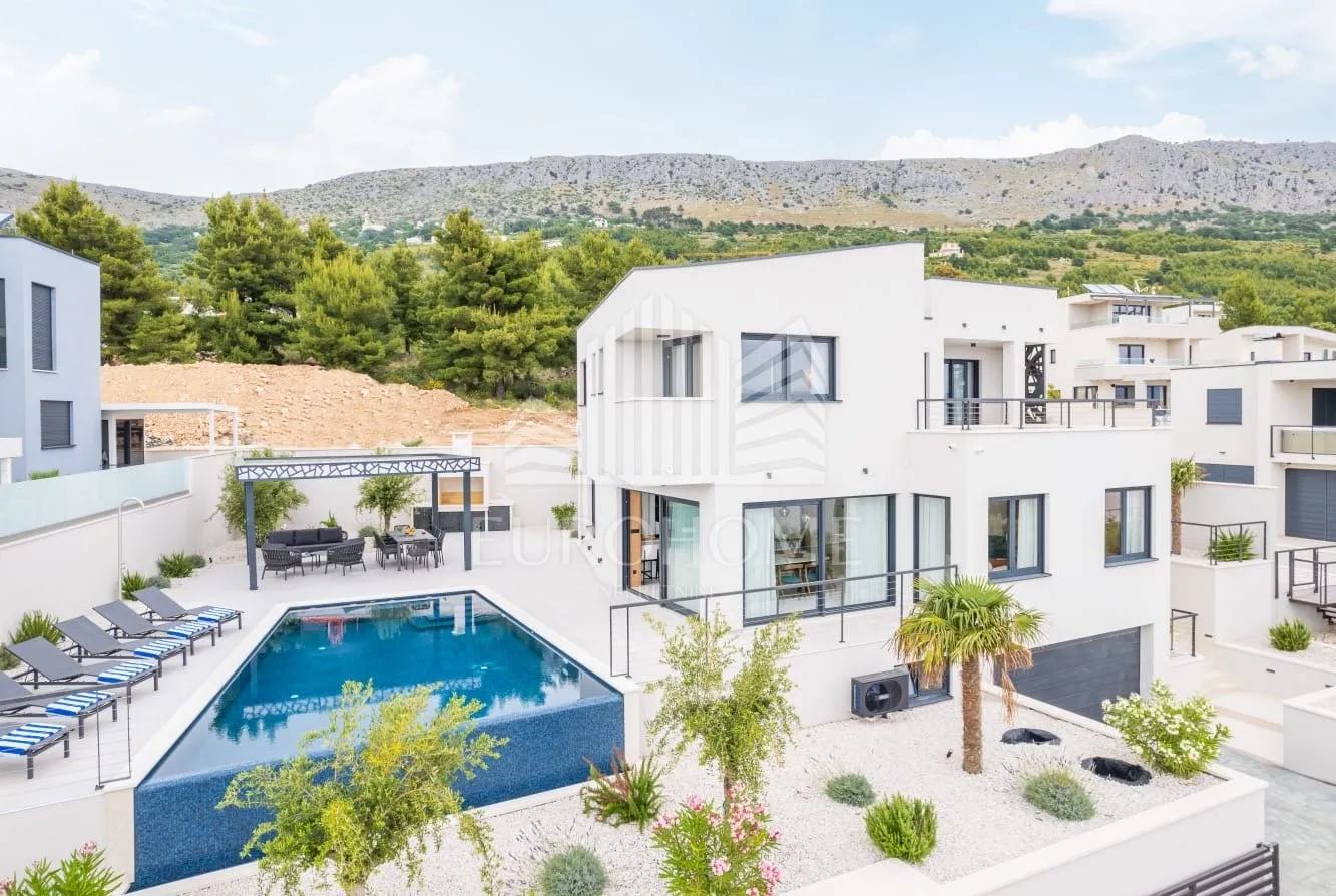 split, podstrana, urbana villa 300m od mora - slika 3