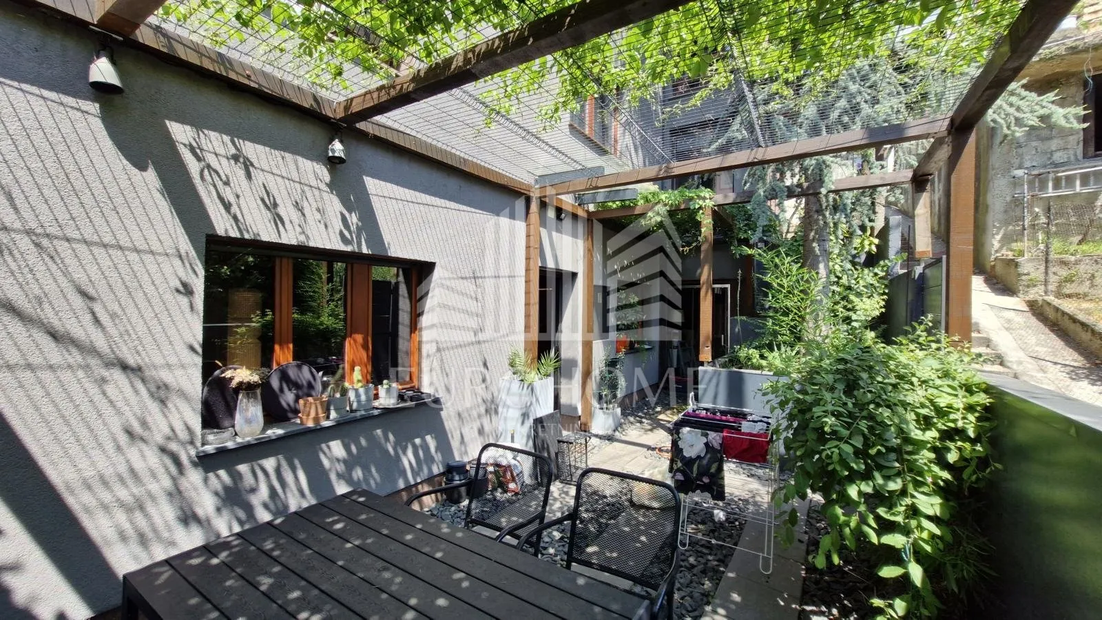 samostojeća kuća s 2 stana (110 m² + 58 m²), vrhovec - slika 19