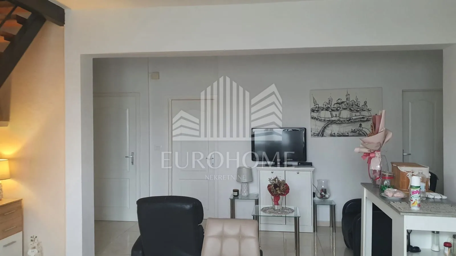 zadar, petrići-obiteljska kuća s tri stana i dvorištem,230m2 - slika 7