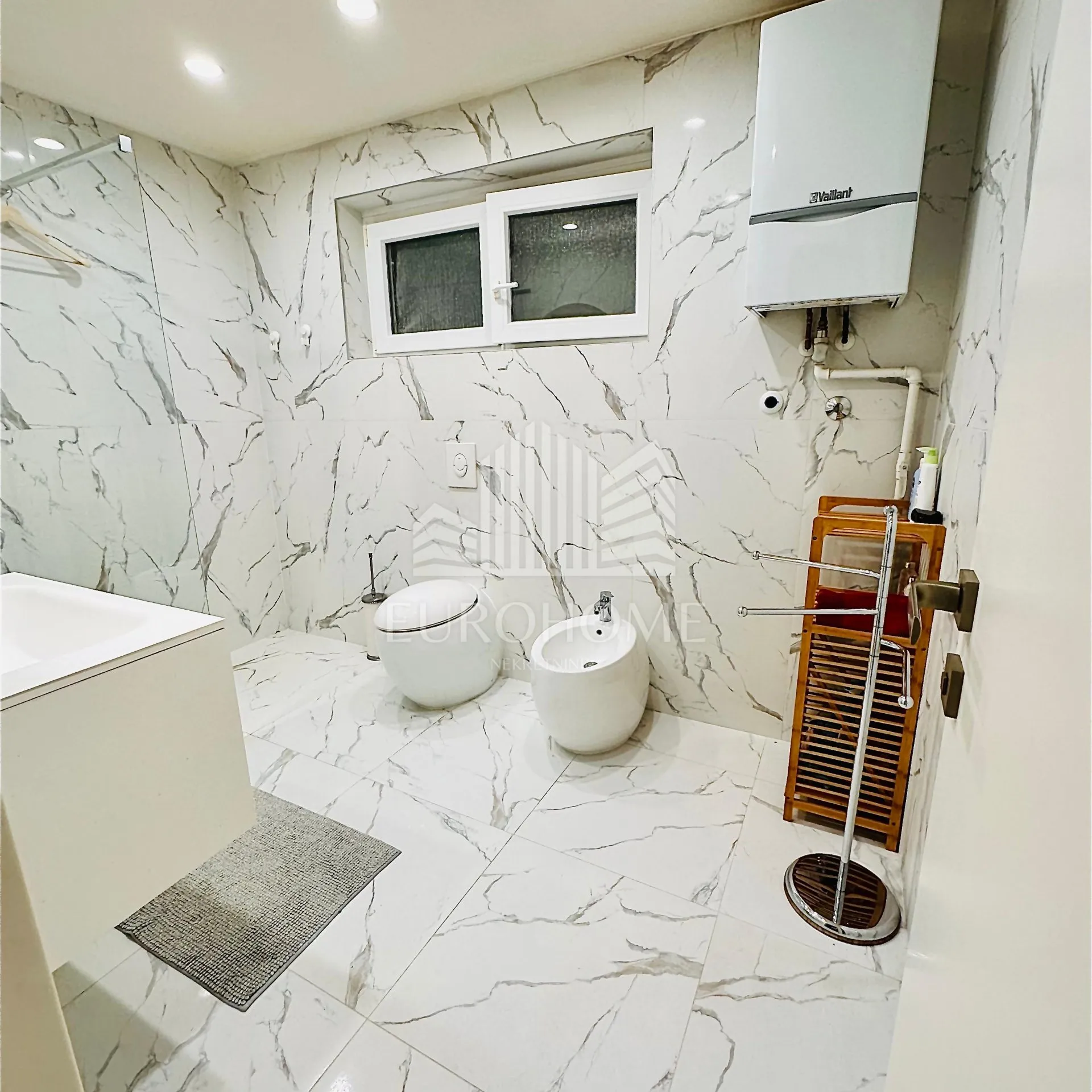 prekrasna moderno uređena kuća u oazi mira – rugvica, 253 m² - slika 16