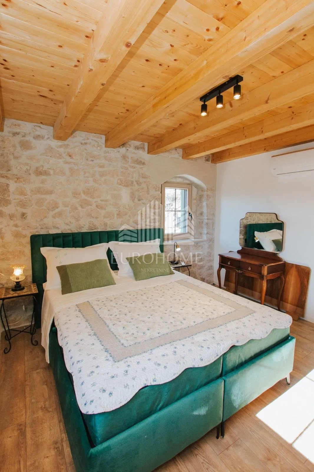 trogir, plano, autohtona dalmatinska kuća za najam, 70m2 - slika 18