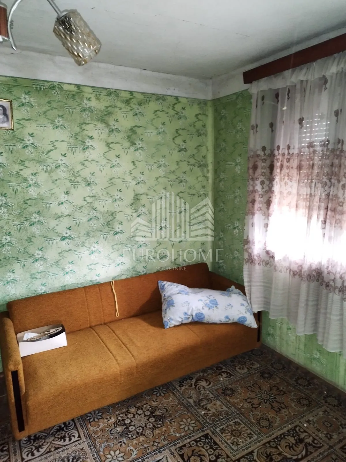 kuća za adaptaciju ,okućnica 500m 2 i zemljište 1584 m2 - slika 15