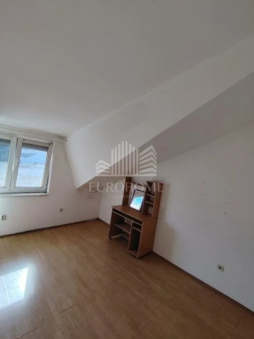 osijek, trosoban dvoetažni stan u centru, 68 m² - mirna dvorišna lokacija - slika 2
