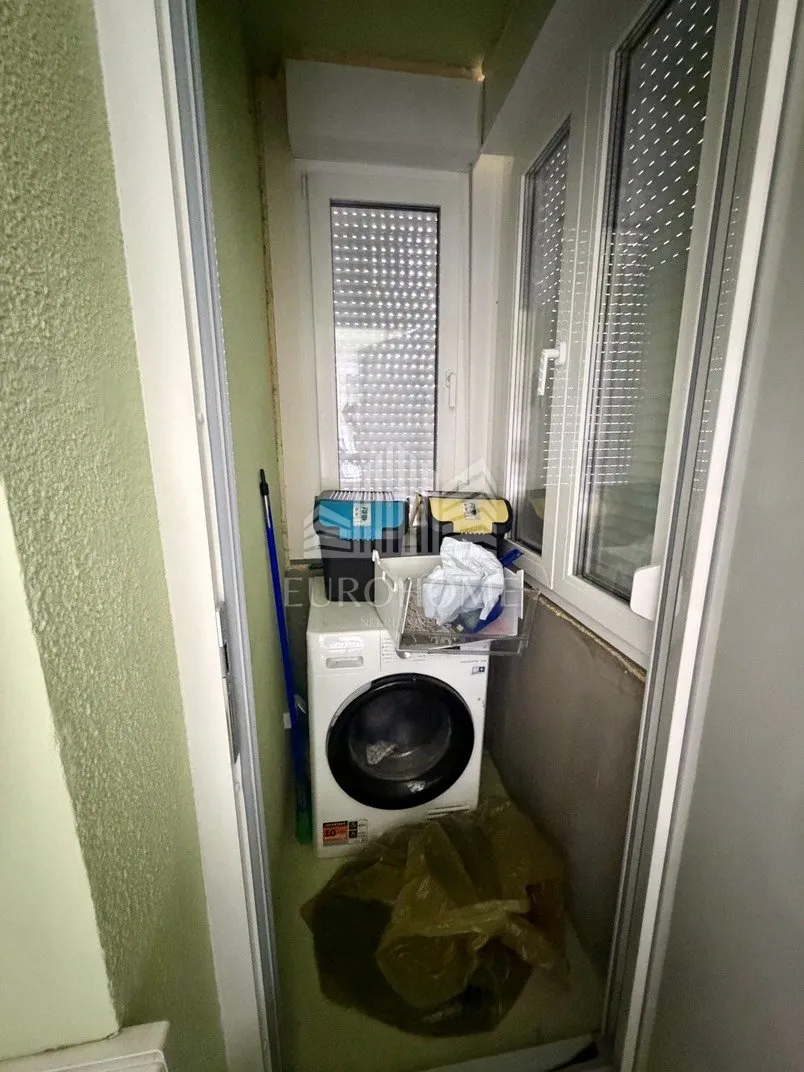 trosoban stan 55m2, svetice, namješten - slika 11