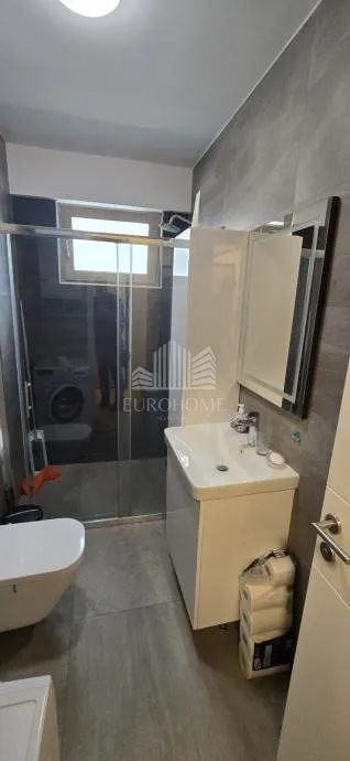 trosoban stan 185,63m2, petrova, maksimir, najam - slika 8