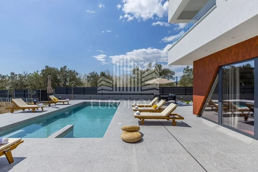 split- villa in kaštel stari for rent 1.10.2026-1.5.2027 - slika 14