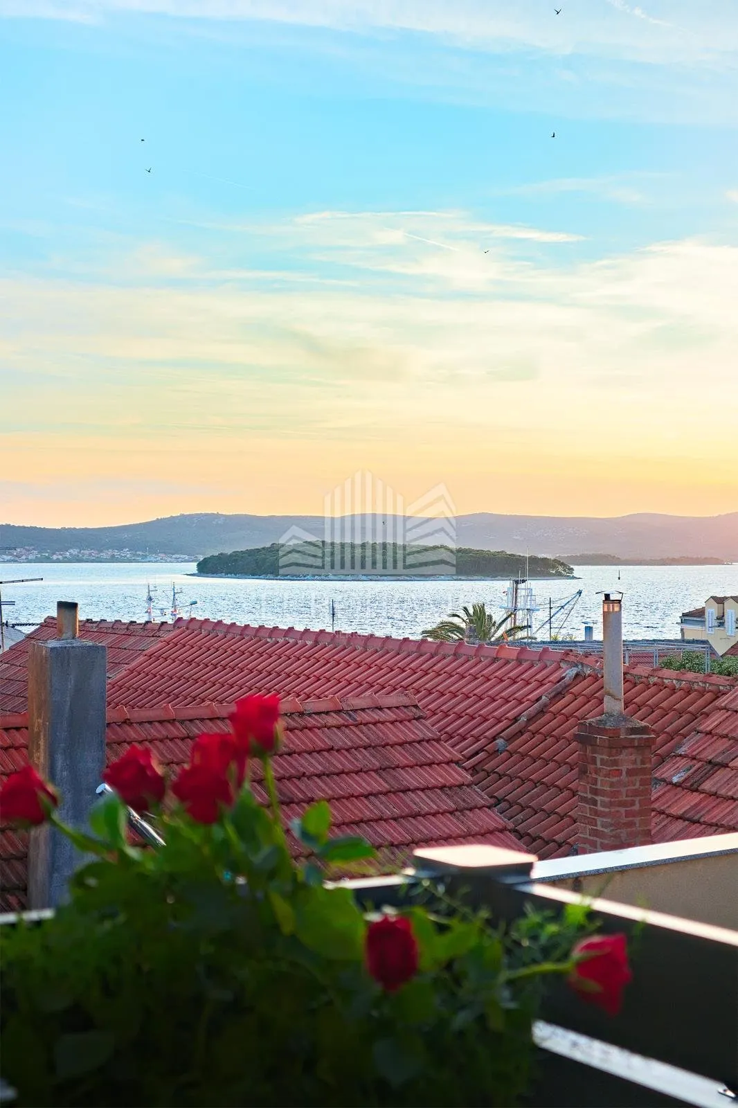 biograd na moru kompletno renovirana kuća spremna za useljenje - slika 1