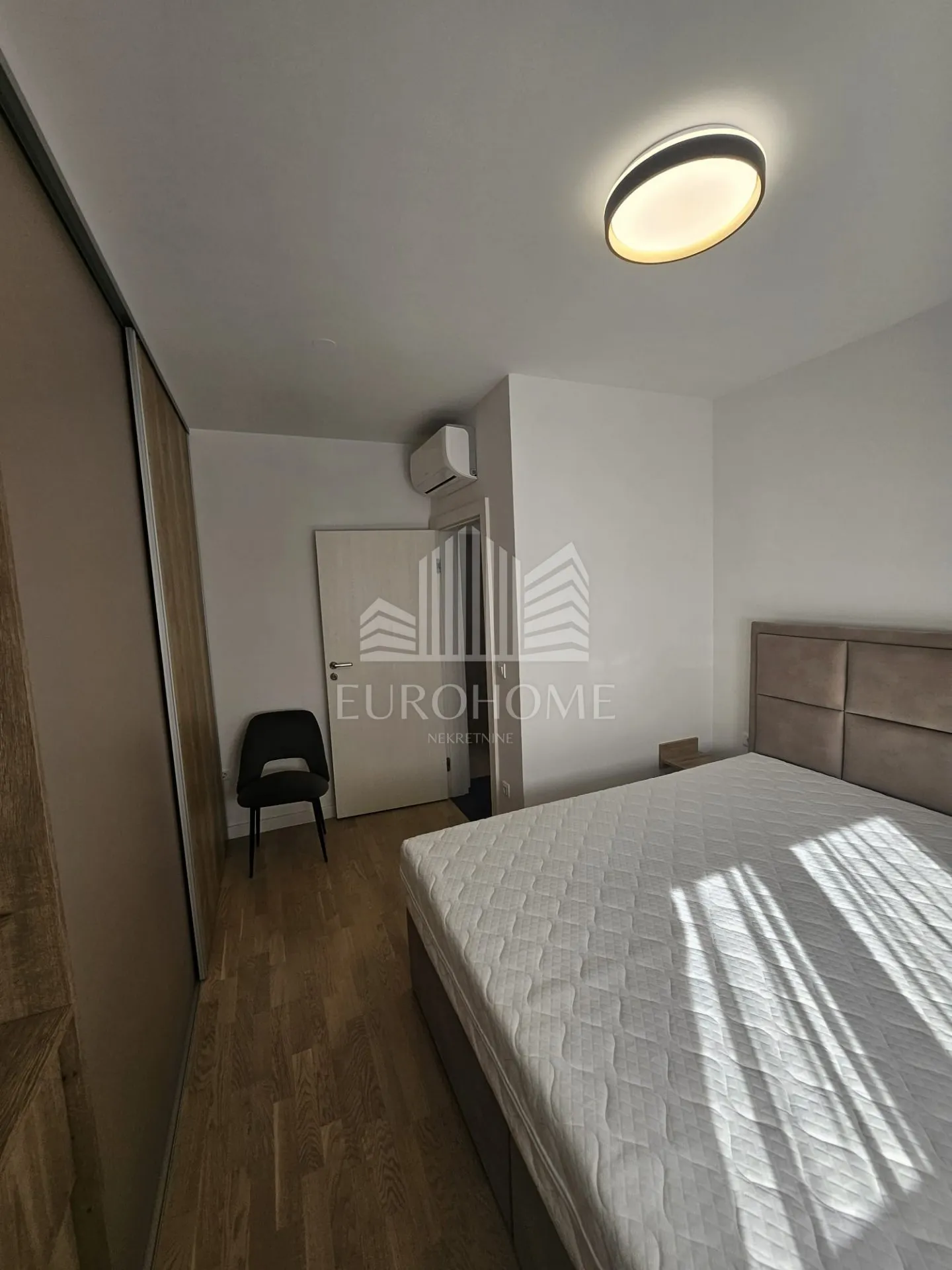 zadar-petrići, nov penthouese sa krovnom trasom i bazenom, potpuno namješten,146m2 - slika 10