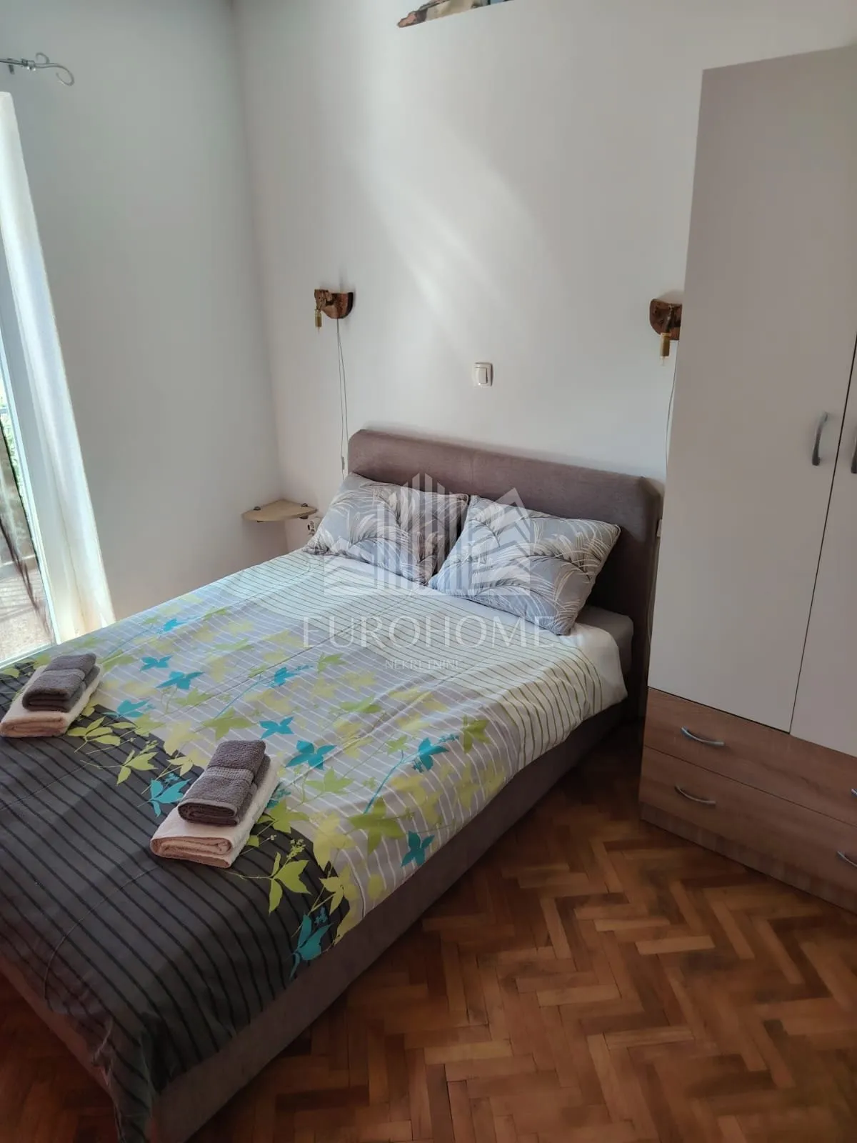 prilika!diklo, samostojeća kuća na dva kata sa 4 stana, 90 m od mora! - slika 13