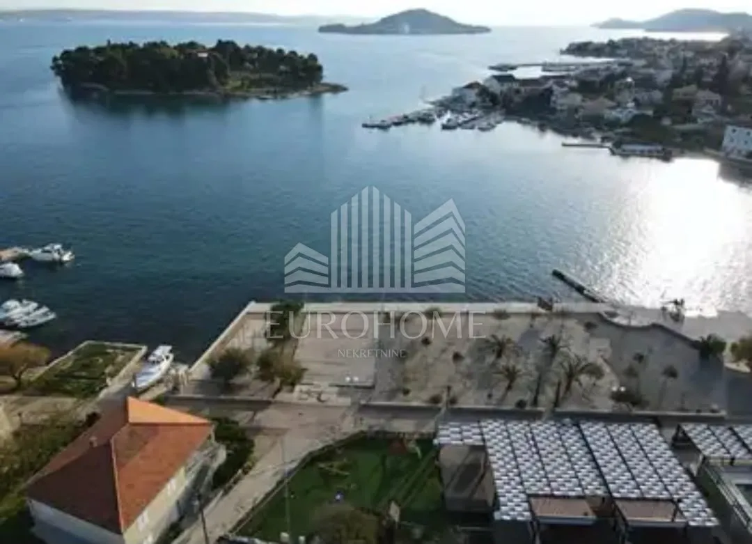jedinstvena prilika,preko,,4kuće za obnovu,420m2,30m od mora - slika 1