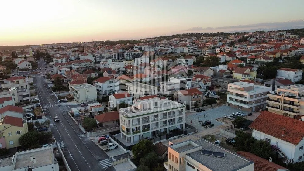 zadar, višnjik- trosoban stan na 2. katu 121 m2 - slika 8