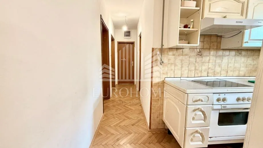 adaptiran stan 97m2 s terasom i parkingom 2988€/m2- mirna l (prodaja) - slika 2