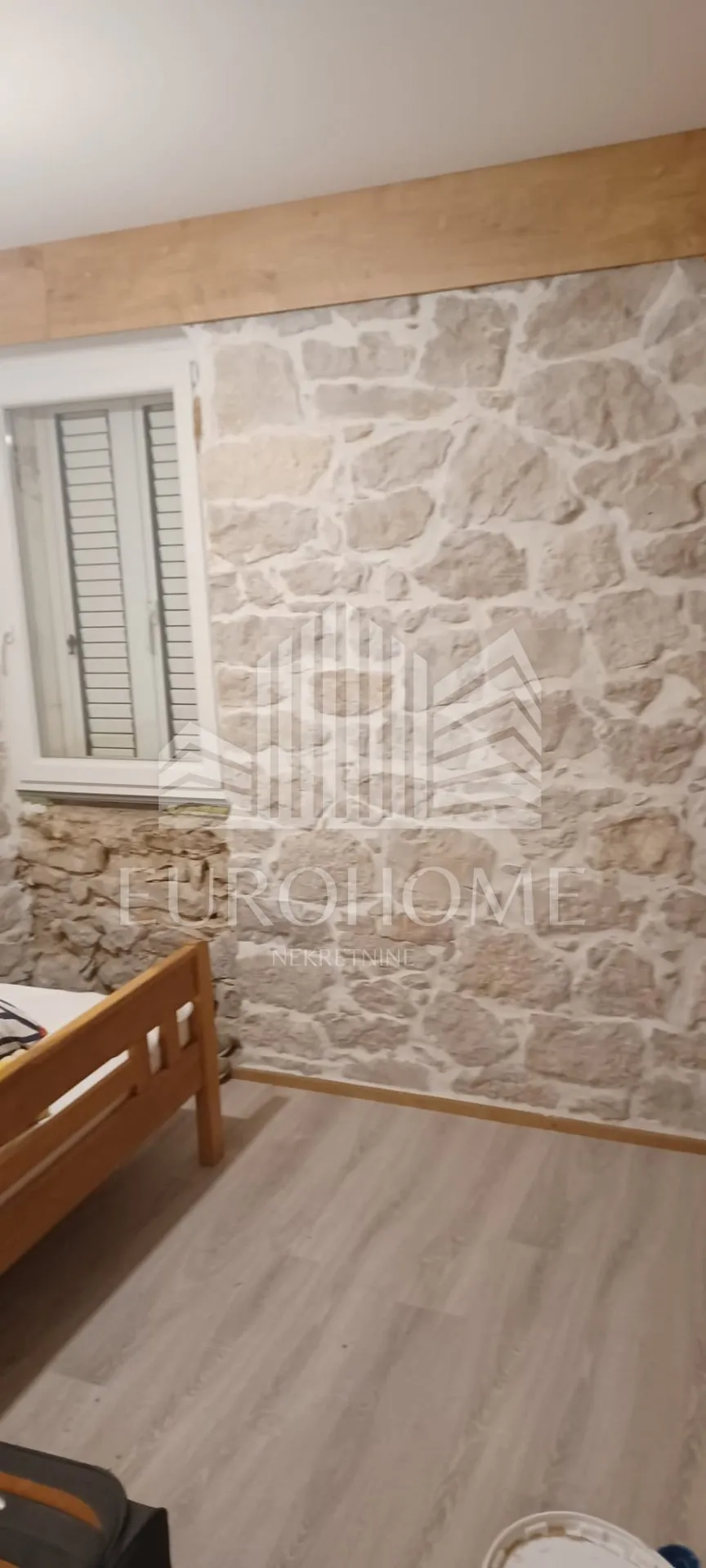 prilika!!veli iž, novouređena kamena kuća u konzervatorski zaštićenim dvorima - slika 5