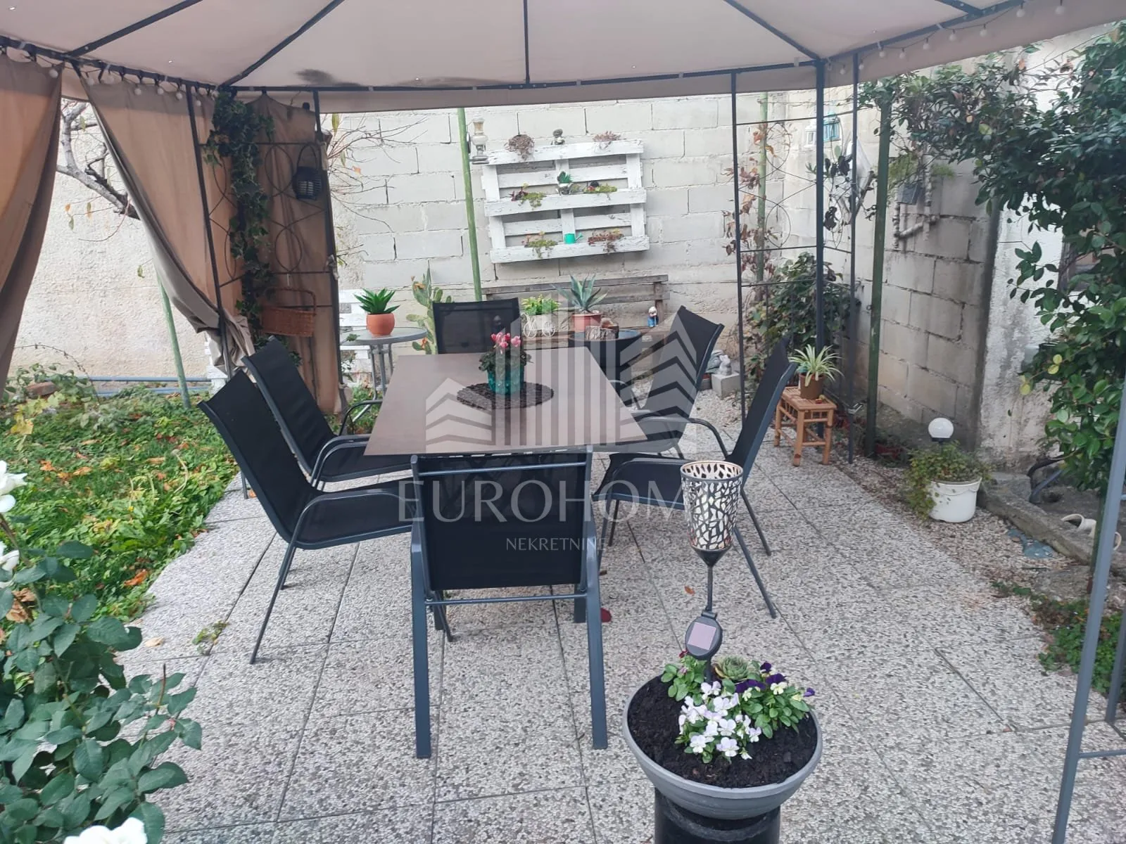 kuća , garaža, 309m2, ljubljanica, trešnjevka sjever - slika 2