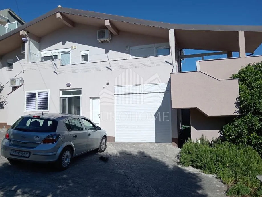 split, slatine, dvije ville uz more s apartmanima, 756m2 - slika 2