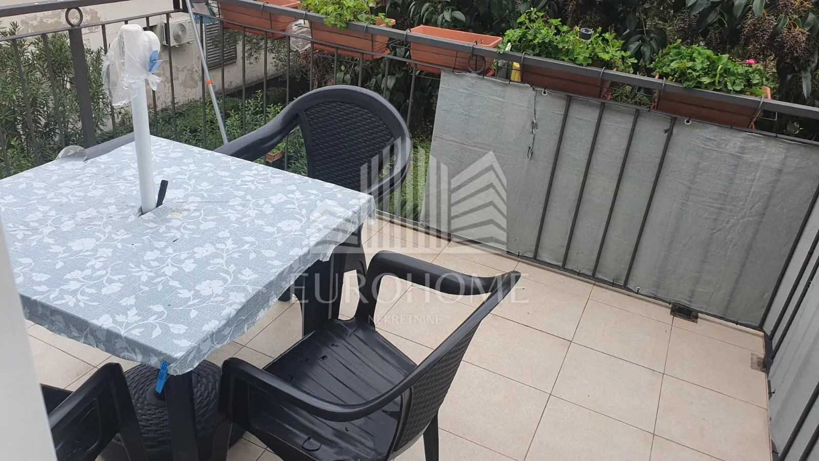 zadar, petrići-obiteljska kuća s tri stana i dvorištem,230m2 - slika 15