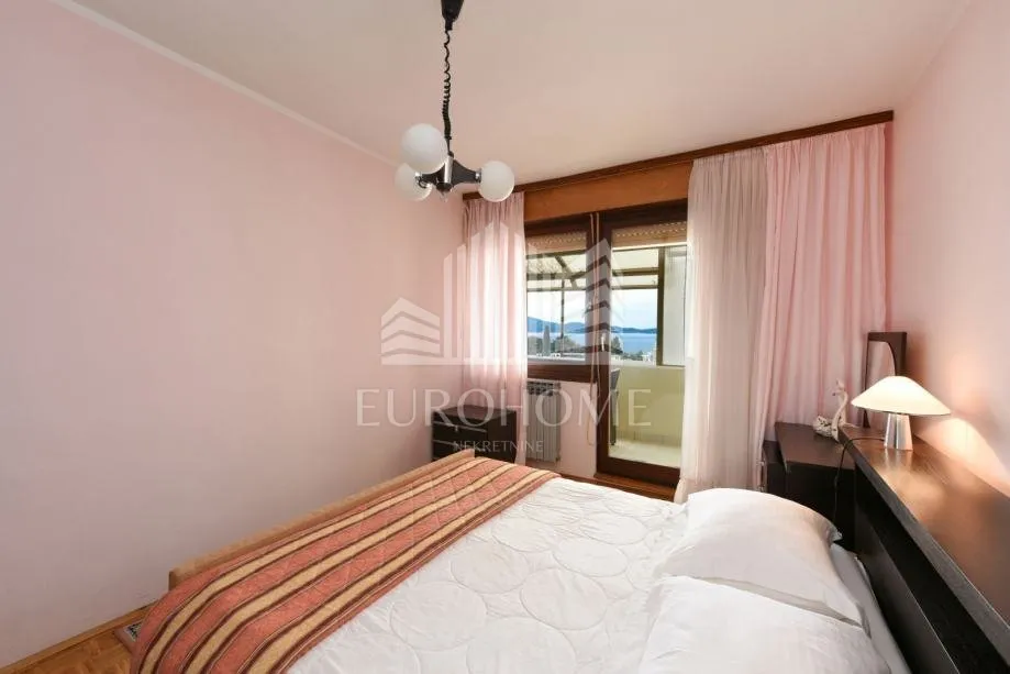 brodarica, posebna prilika- atraktivan četverosobni stan,111 m2,panoramski pogled!! - slika 9