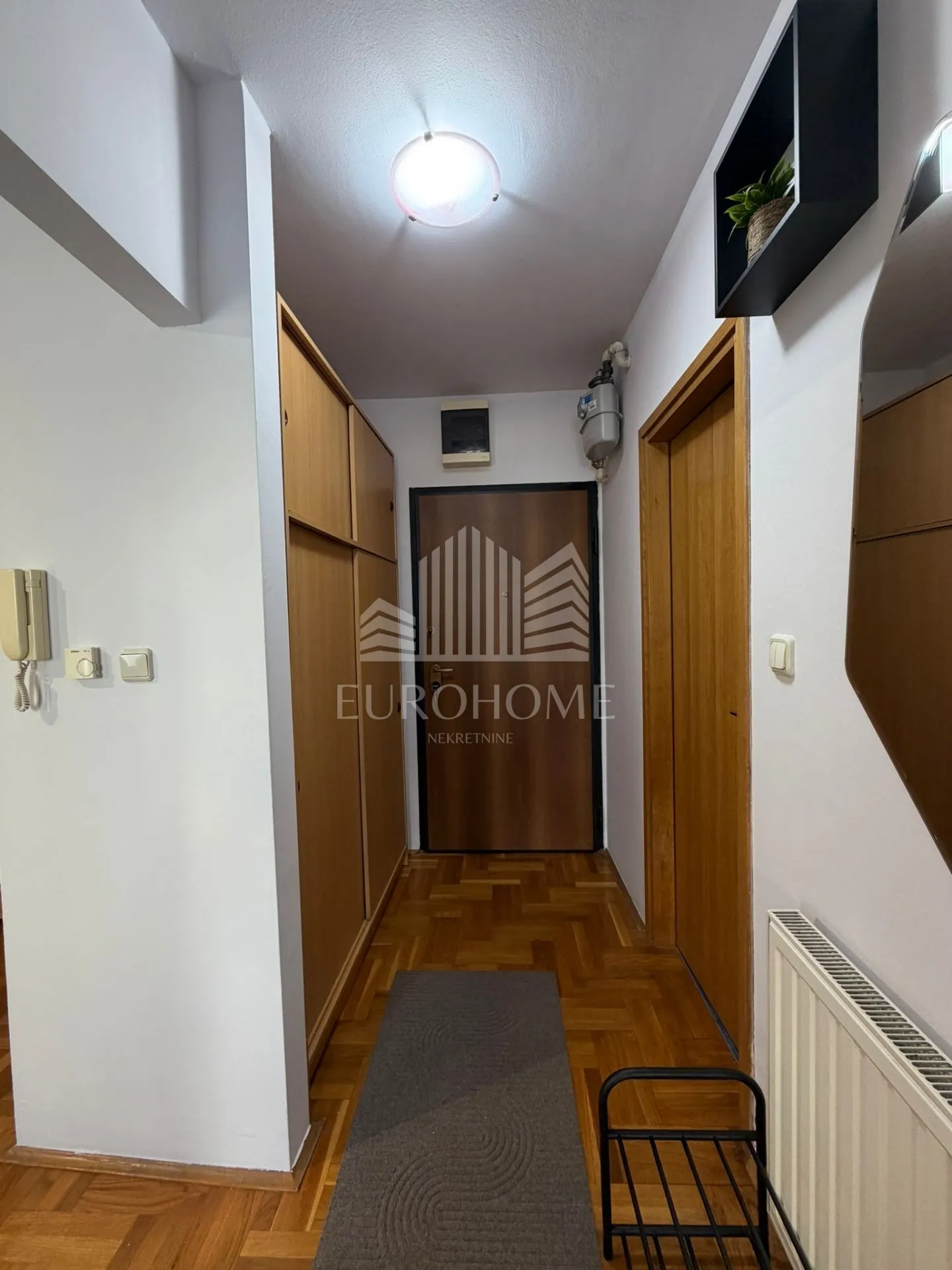 stan 45 m² u mirnom okruženju – dostupan odmah - slika 8