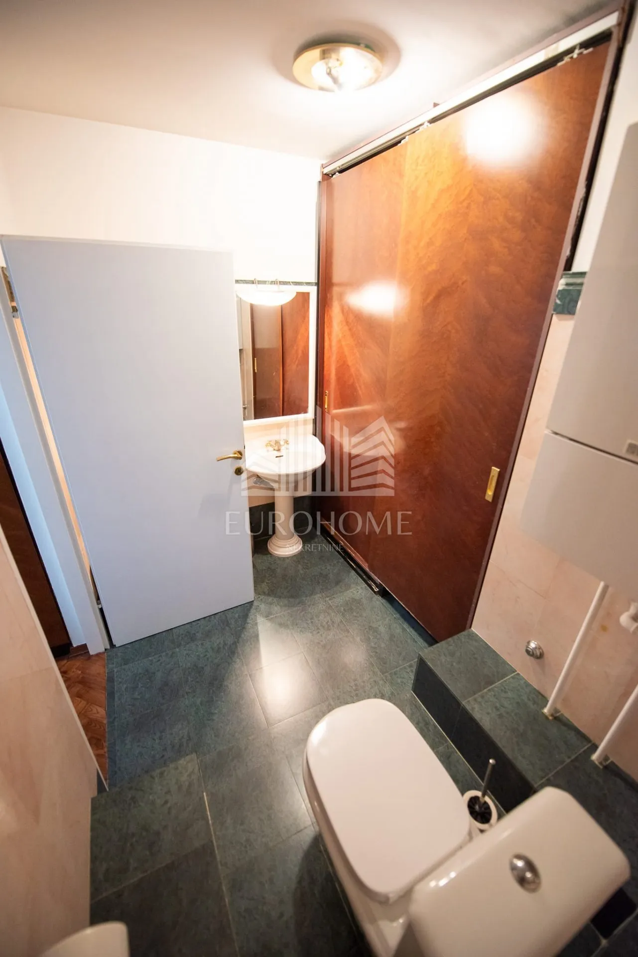 dvoetažni stan 175,34 m2 sa garažom 45,74 m2 na gornjem bukovcu - slika 29