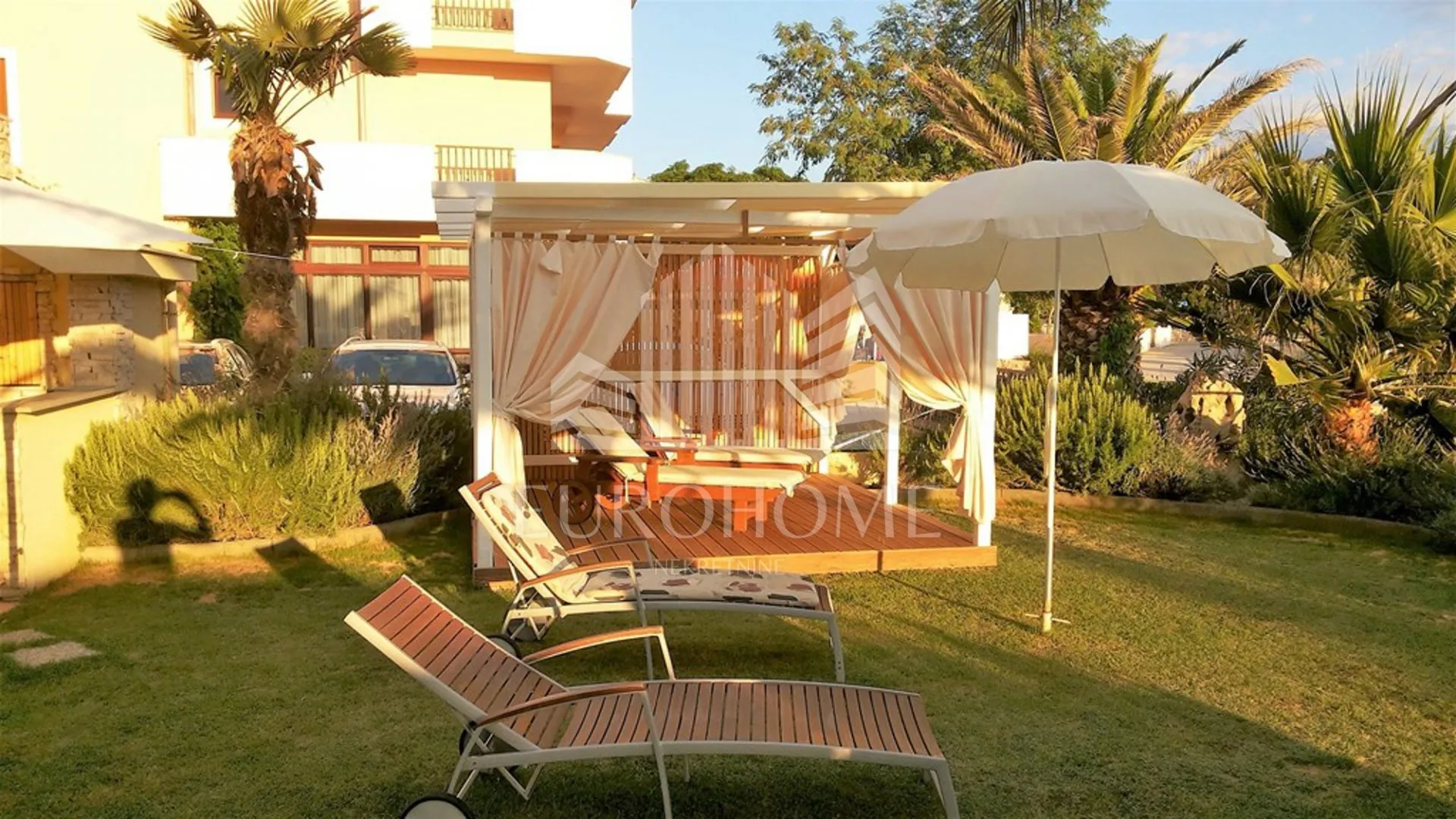 privlaka, apartman prvi red do mora, vrt, garaža 16m2 - slika 2