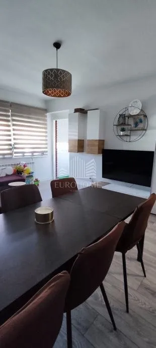renoviran stan s loggiom | centar zaprešića - slika 3