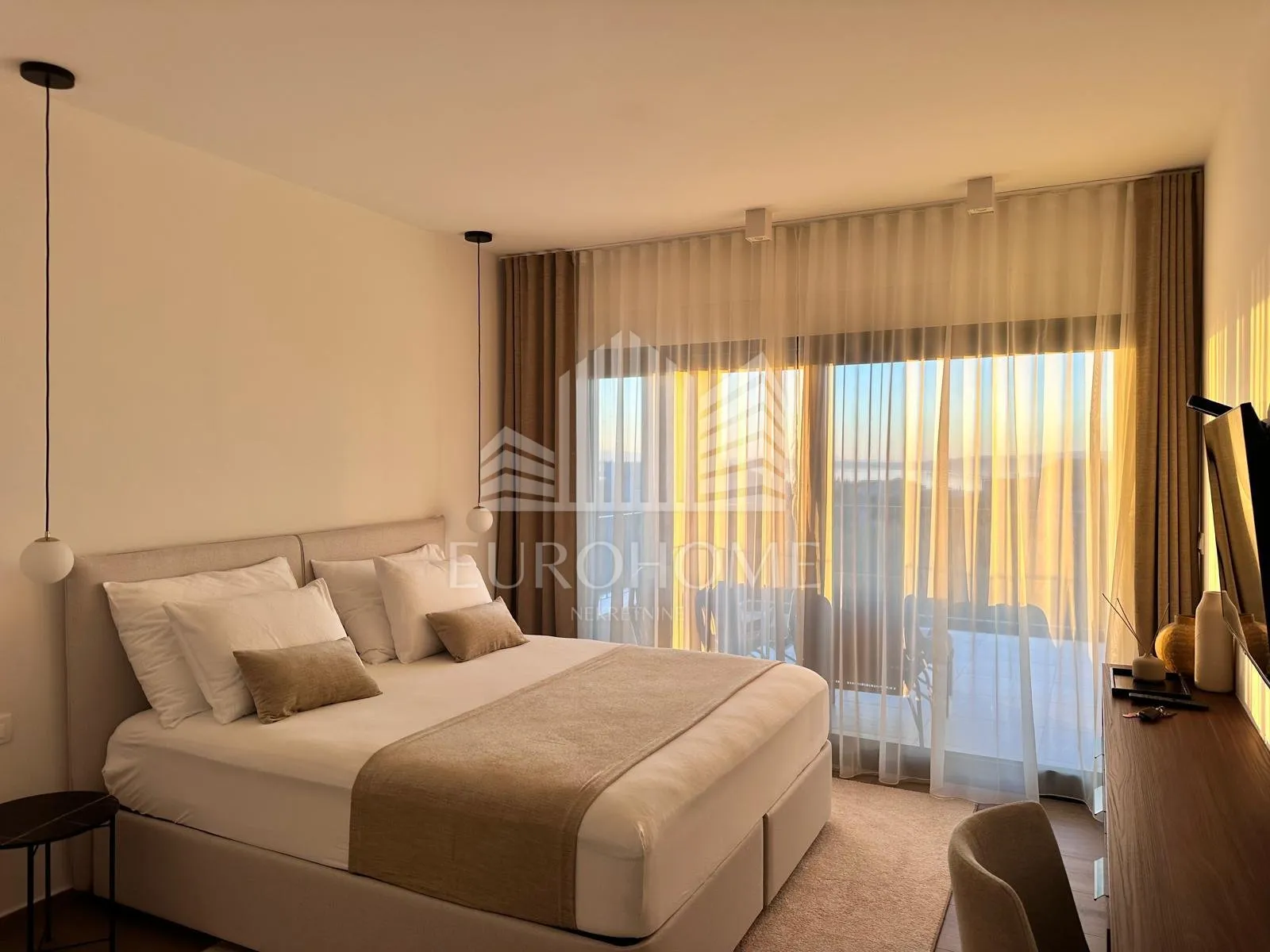 split, luxury villa, for 6 months or one year rent - slika 53